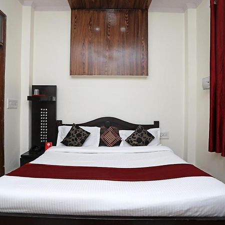 Oyo Stay The Castle Near M2K Cinemas Rohini New Delhi Bagian luar foto
