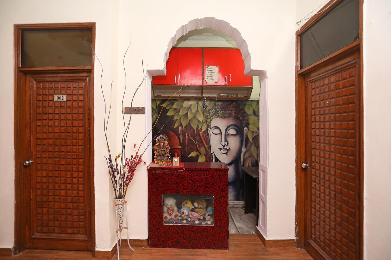 Oyo Stay The Castle Near M2K Cinemas Rohini New Delhi Bagian luar foto