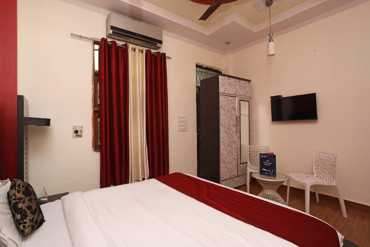 Oyo Stay The Castle Near M2K Cinemas Rohini New Delhi Bagian luar foto